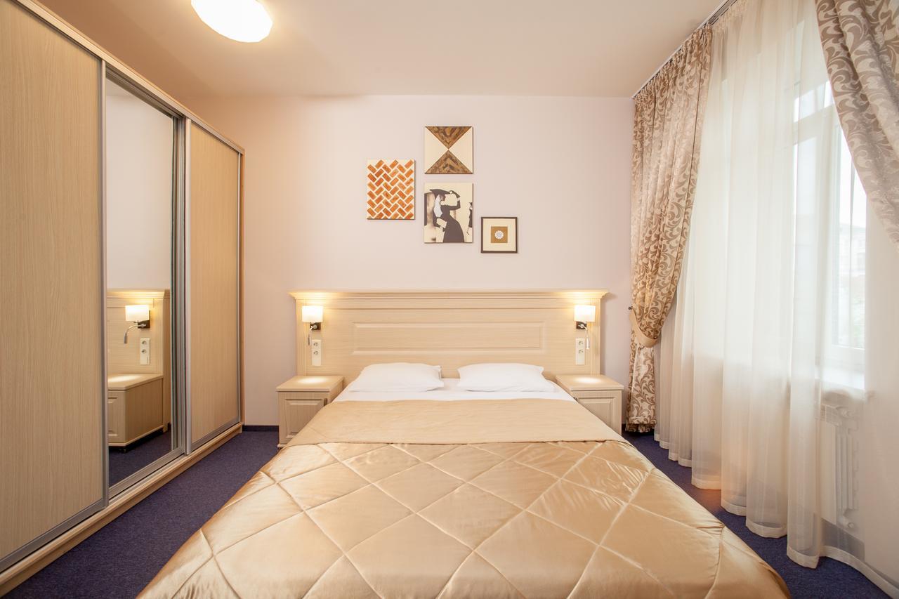 Mackintosh Hotel Kyiv Exterior photo